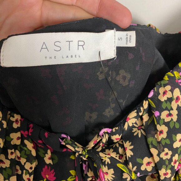 ASTR the Label Bloomfield Floral Halter Long Sleeve Top Womens Small - Picture 5 of 10
